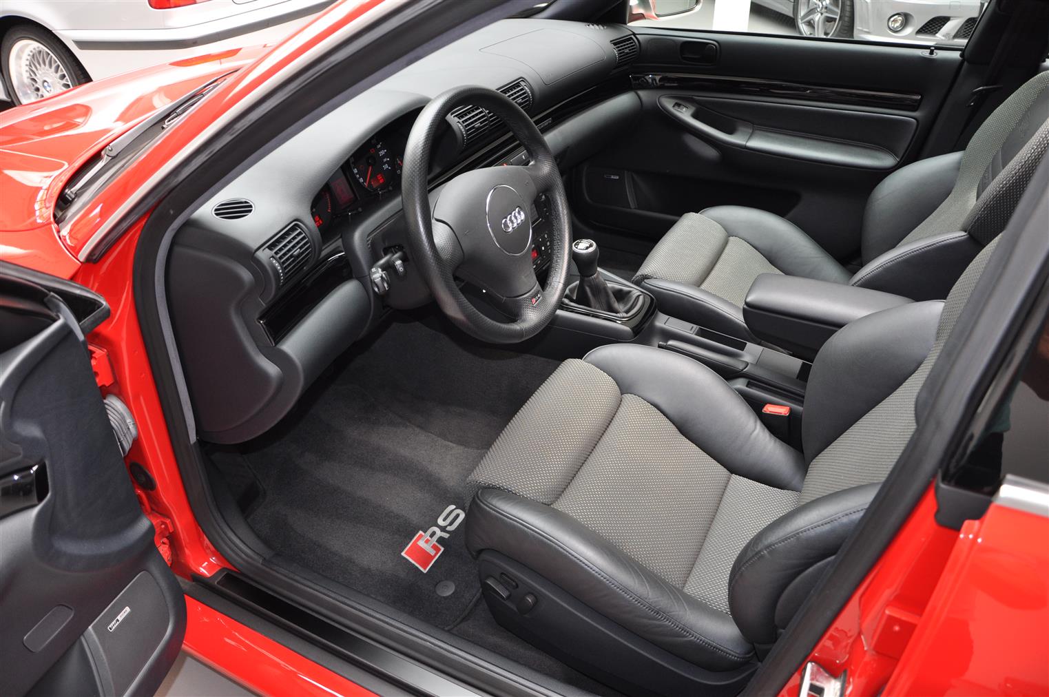 Audi RS4 B5 cockpit