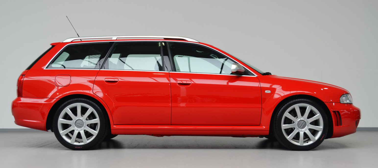 Audi RS4 (B5) Seite rechts