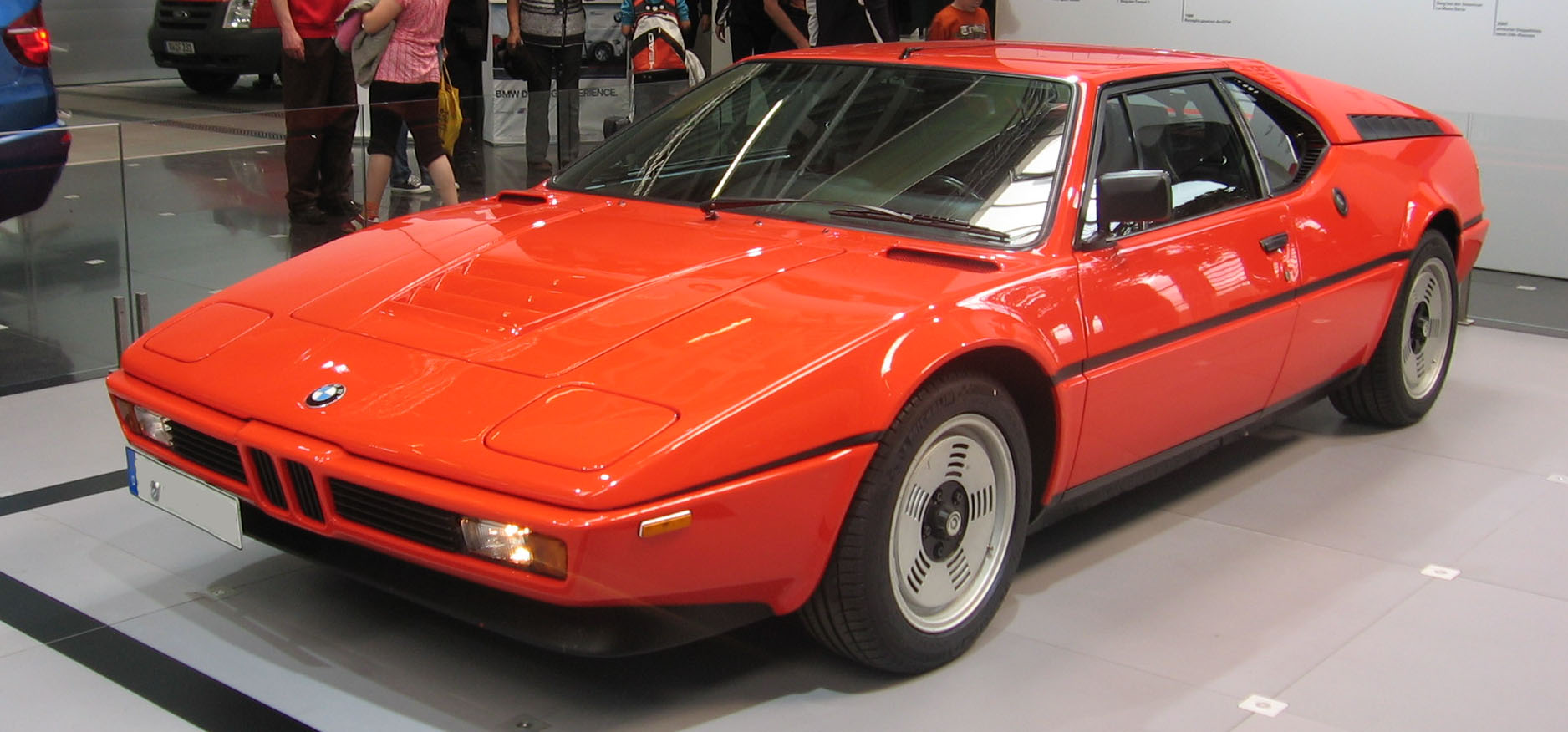 BMW M1 vorne links