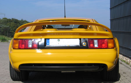 Lotus Esprit S4s hinten