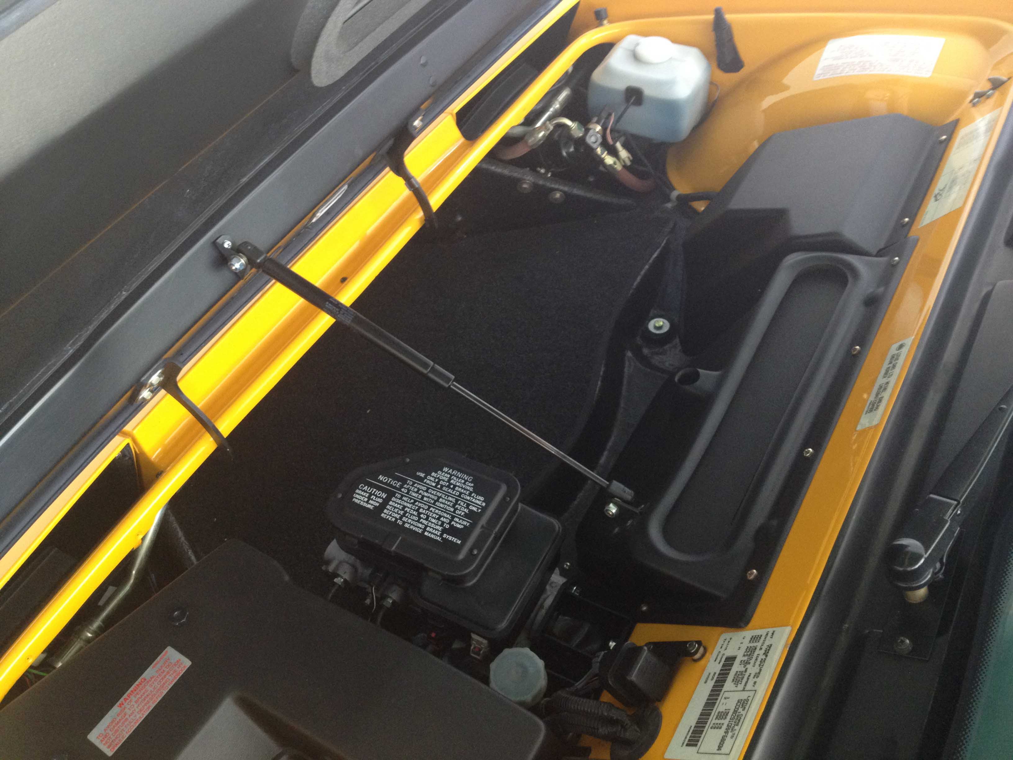 Lotus Esprit Sport 300 Frontklappe