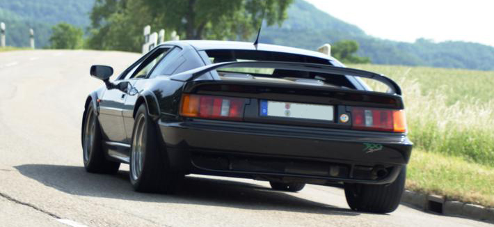 Lotus Esprit Sport 300 hinten links