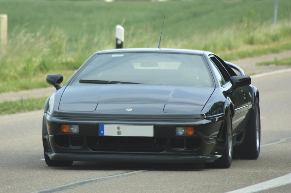 Lotus Esprit Sport 300