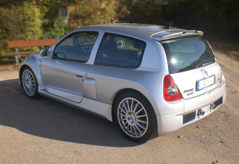 Renault Clio V6 hinten links