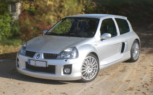 Renault Clio V6 vorne links