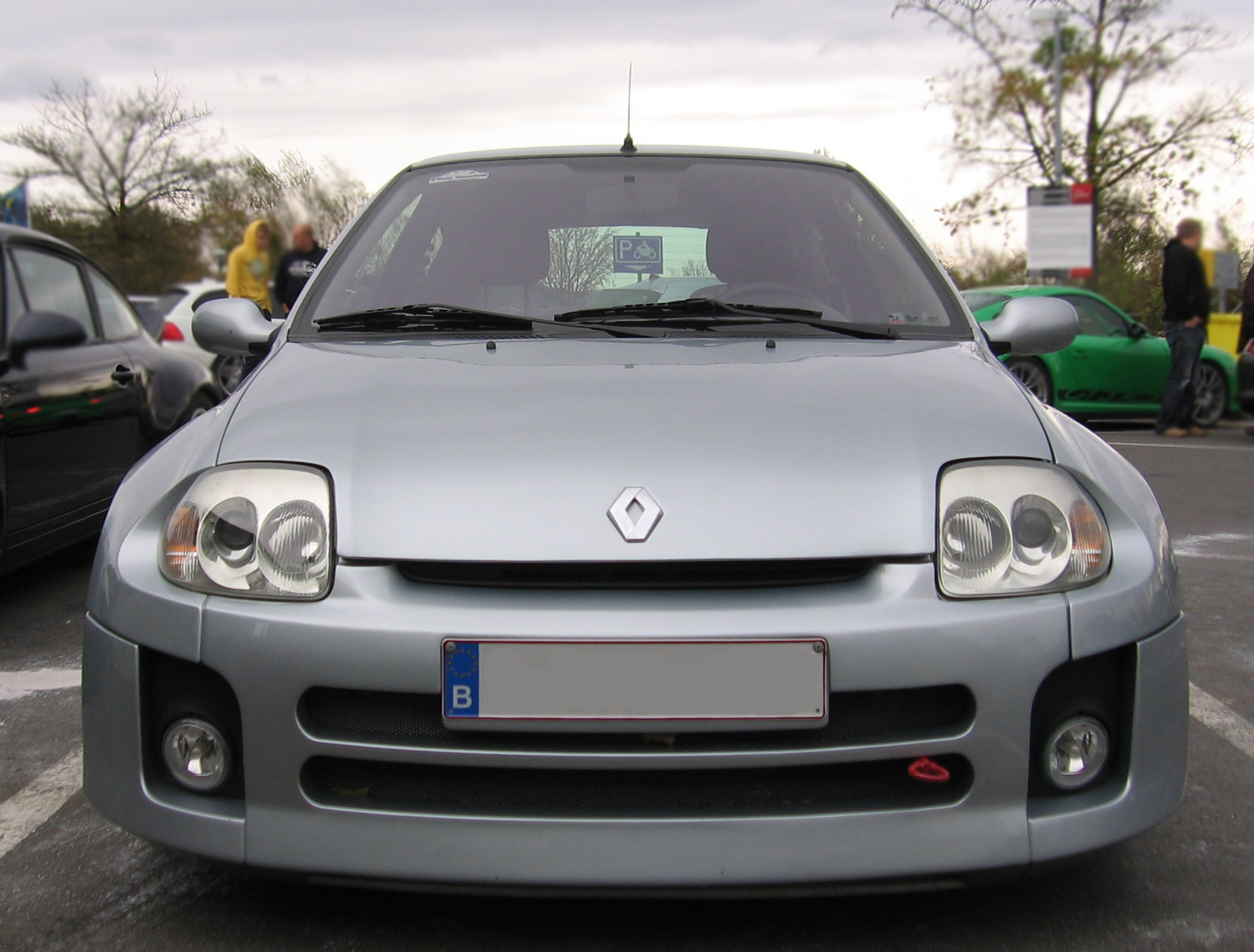 Renault Clio V6 vorne