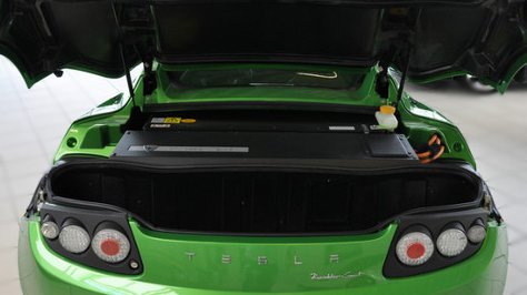 Tesla Roadster Motor und Kofferraum