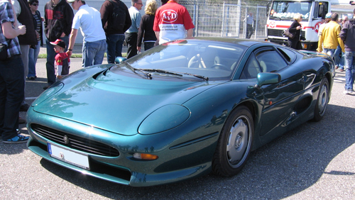 Jaguar XJ220